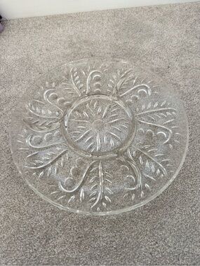 Clear Glass Serving Platter with Embossed Leaf Pattern